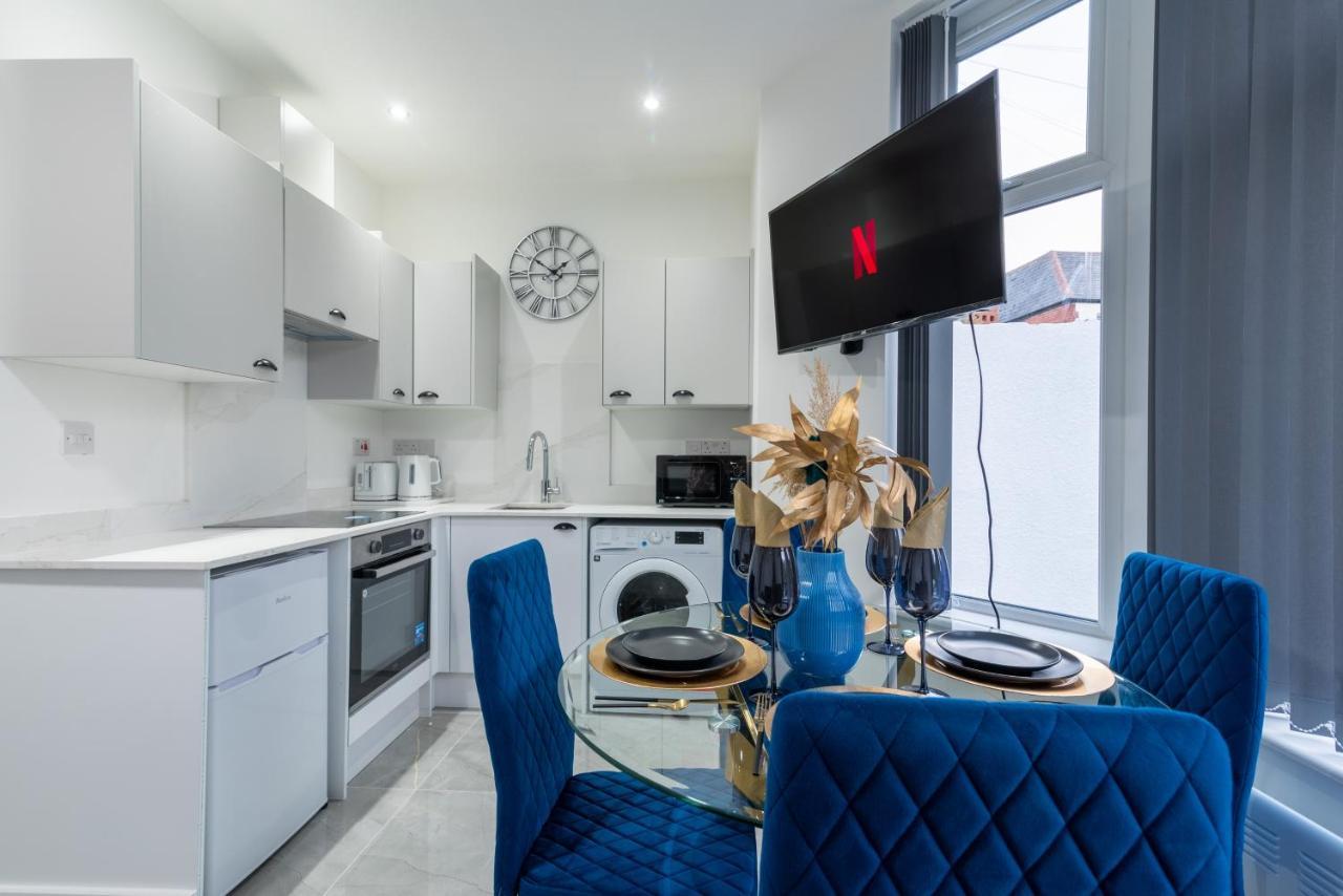 Cardiff Luxe Living Apartments Ngoại thất bức ảnh